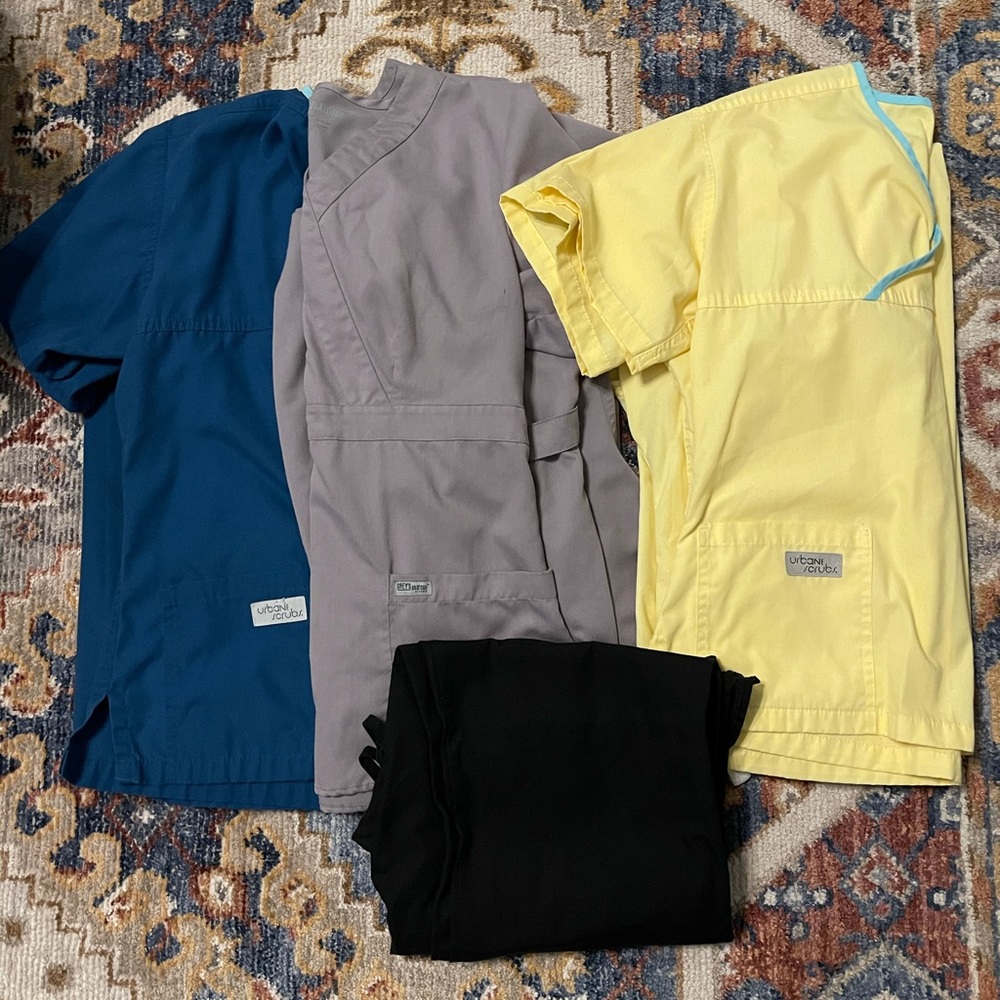 Women’s scrubs